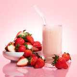 Boisson diététique Biocare 30 g de protéines, saveur fraises et crème (14 portions)